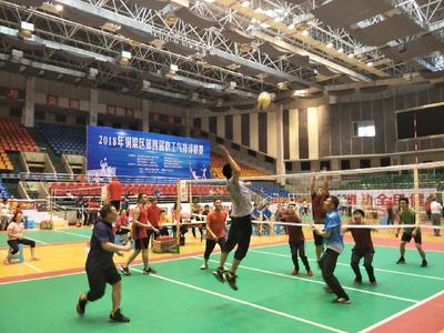 铜梁区东城街道参加2018年第四届职工气排球联赛夺得女子四连冠